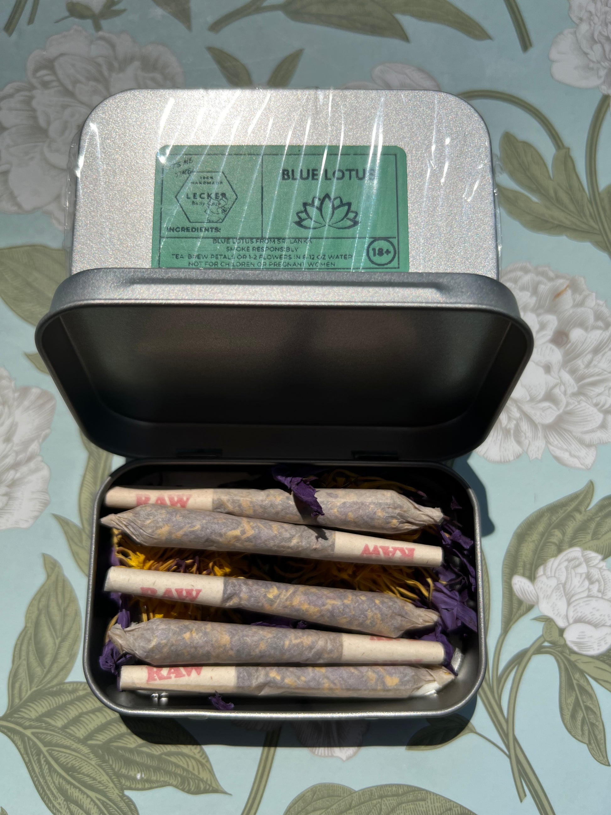 tobacco casing Premium cigar packaging plays a pivotal role in the tobacco industry, not just as a protective casing but also as a reflection of the brand's sophistication and quality. #cegar #cigar #cigarlifestyle #cigarworld #