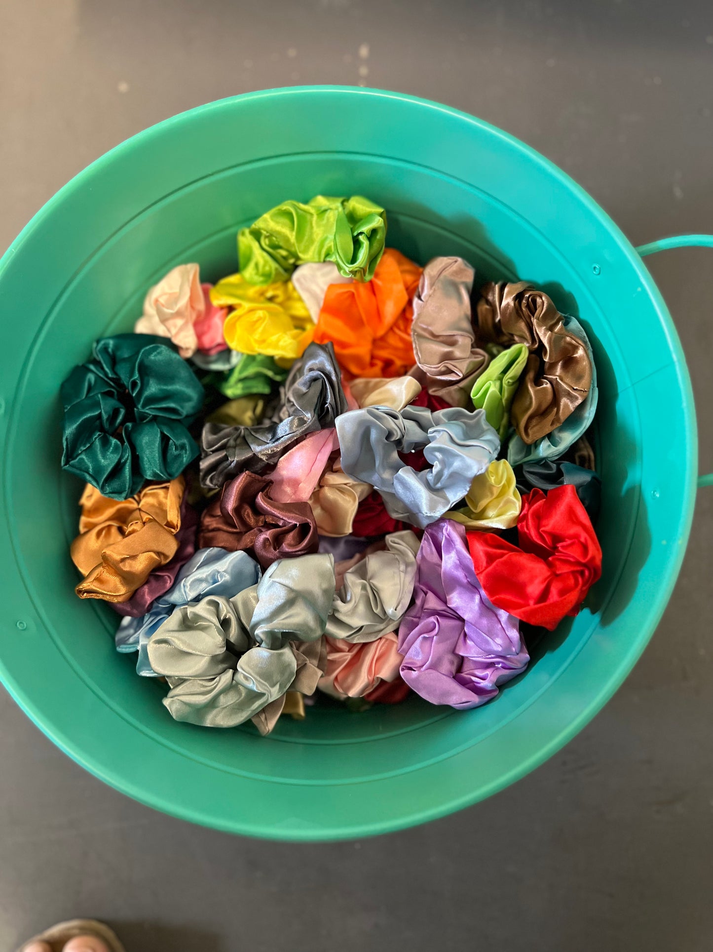 Scrunchy- Hair
